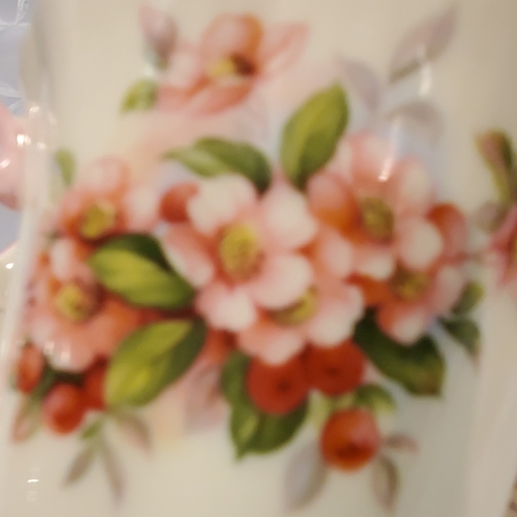 Vintage ROYAL ALBERT Apple Blossom Time Series EUC - Picture 8 of 8